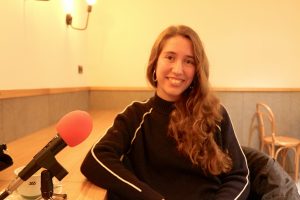 «No hay que esconder las grietas, hay que dejar que luzca el oro»: Magda Camps y la poesía como sanación