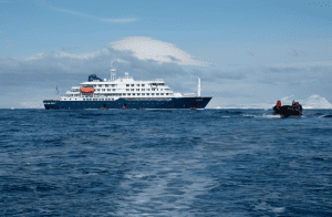 ÚLTIMA HORA | El MV Hondius pone rumbo a Canarias: La naviera confirma el plan de evacuación tras el brote de Hantavirus