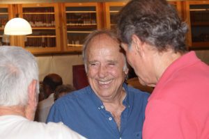 Joan Manuel Serrat: «El hecho de ser viejo no significa ser tonto ni inútil. Dejen salir antes de entrar»